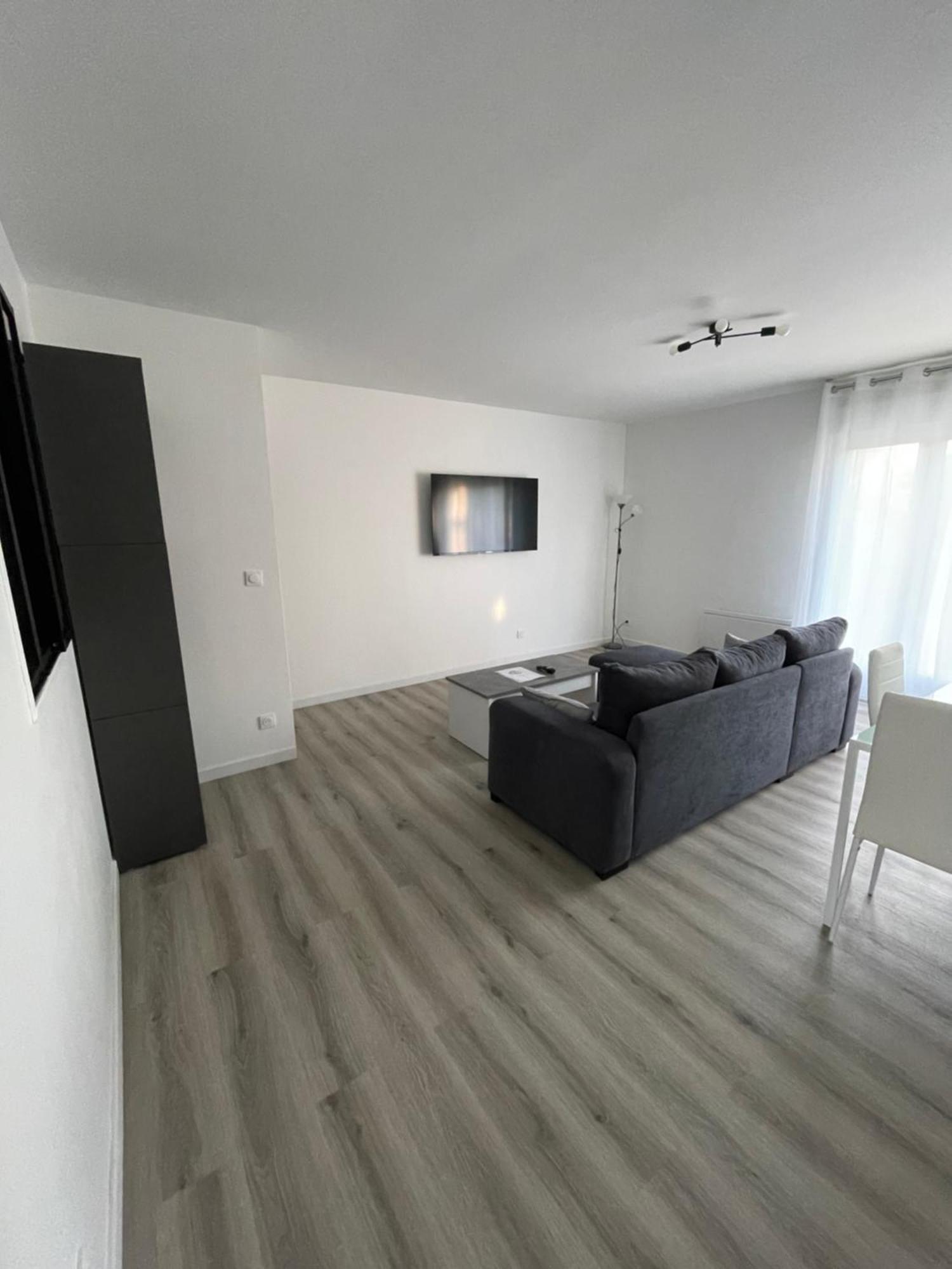 Maison Detente De 100 M2 Uniquement Couple-Famille-Travailleurs Вільпарізі Екстер'єр фото