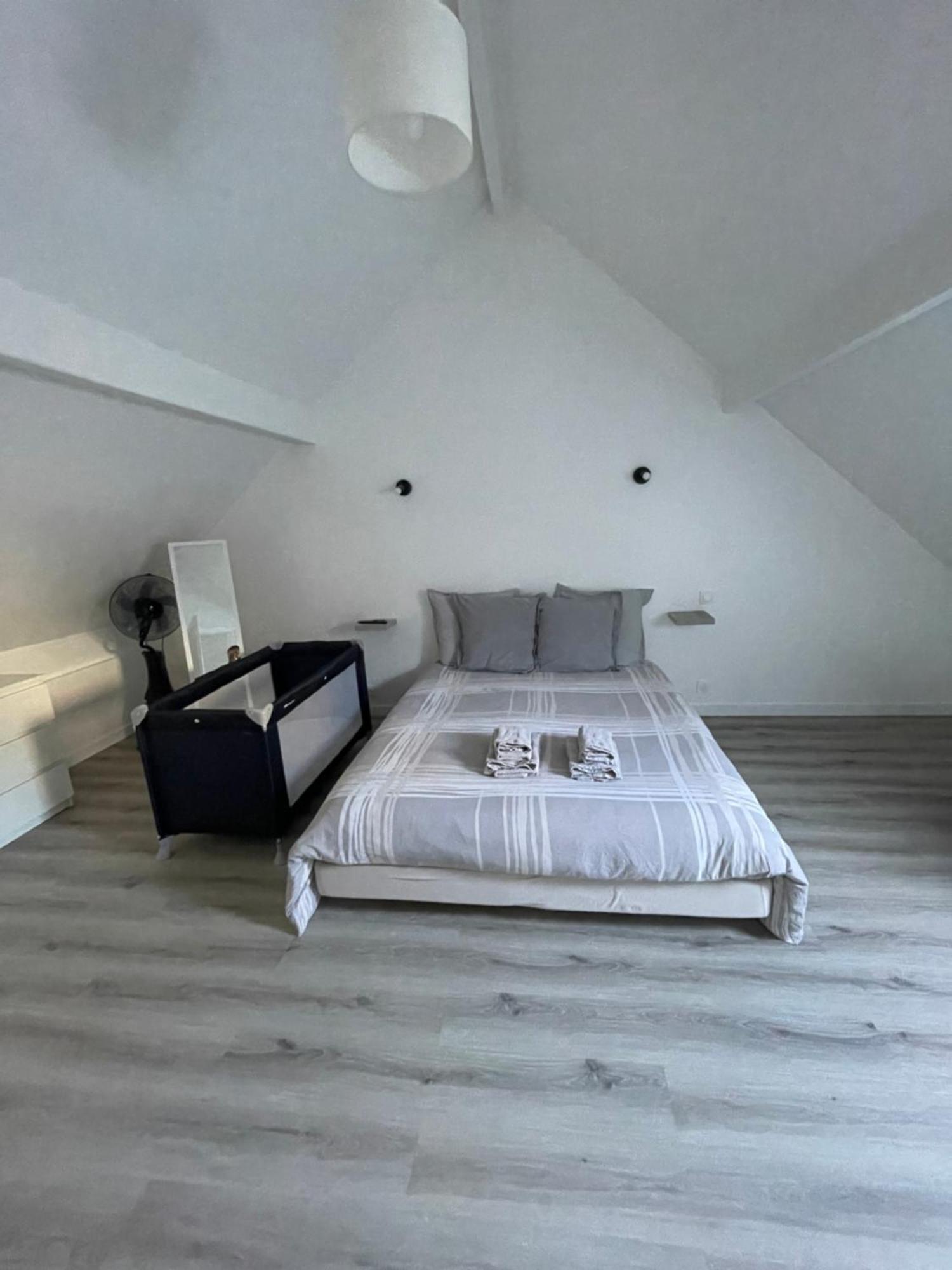 Maison Detente De 100 M2 Uniquement Couple-Famille-Travailleurs Вільпарізі Екстер'єр фото
